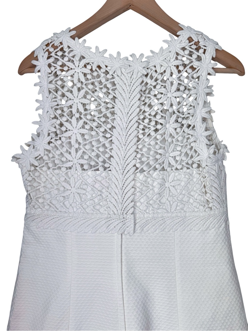 SOLD Lilly Pulitzer Breakers Resort White Mini Dress 8 Lace Top Sleeveless Shift - Picture 4 of 8